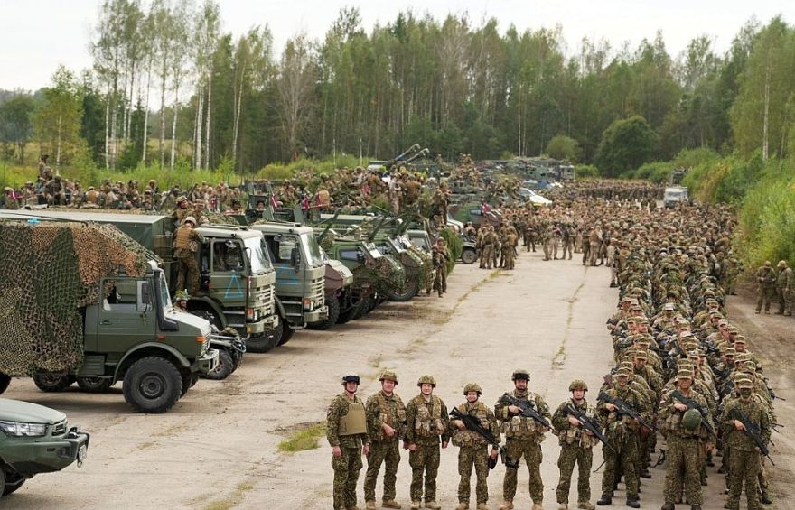 Foto: Zemessargi valsts aizsardzības mācībās "Namejs" demontrē klātbūtni pierobežā