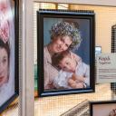 Attēls rakstam: Fotogrāfiju izstādē "Ziedu skaņa" atklāj cilvēku ar īpašām vajadzībām stāstus