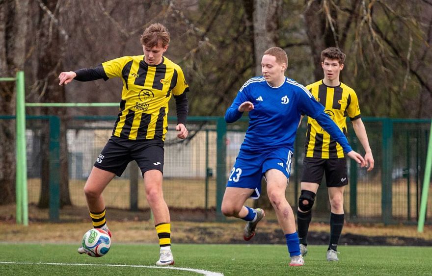 Futbolā "Mārupe" zaudē pirmos trīs vārtus, "Olaine" ielaiž duci (papildināta)