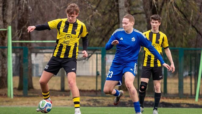 Attēls rakstam: Futbolā "Mārupe" zaudē pirmos trīs vārtus, "Olaine" ielaiž duci (papildināta)