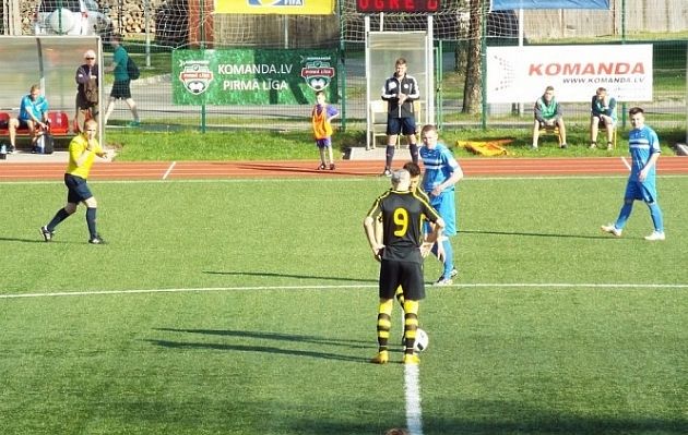 Futbola pirmās līgas spēles Ķekavā, Piņķos un Olainē