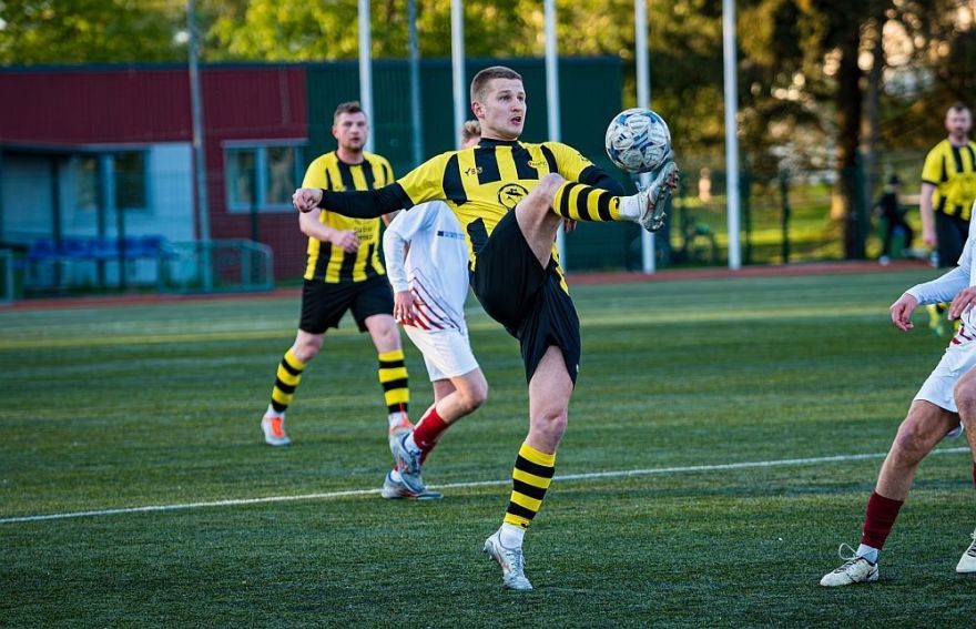 Futbola trešajā līgā Babīte kļūst par līderi, Upesciemam un Siguldai pirmās uzvaras