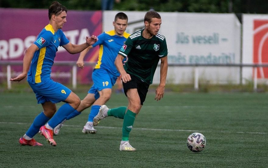 Futbolistiem Ķekavā uzvara, Ādažos zaudējums, Upesciemā uzvara un zaudējums