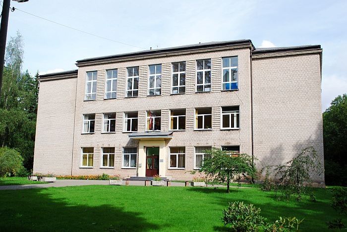 Gadumijā slēgs Siguldas novada vidusskolu