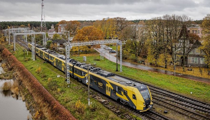 Gaidāmas būtiskas izmaiņas vilcienu kustībā – atceļ vairākus reisus uz Carnikavu un Dubultiem