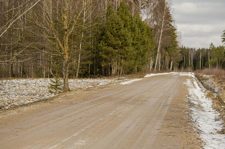 Gandrīz 800 grants ceļu posmos iestājies šķīdonis, Rīgas reģionā – 74