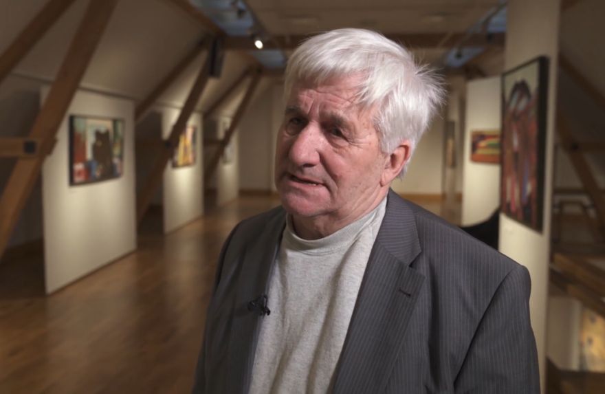 Gleznotājam Postažam par seksuālu vardarbību pret mazām meitenēm piespriež desmit gadus cietumā