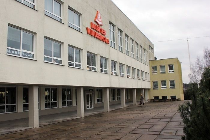 Iecerēts būvēt četru stāvu piebūvi, lai paplašīnātu telpas Babītes vidusskolā