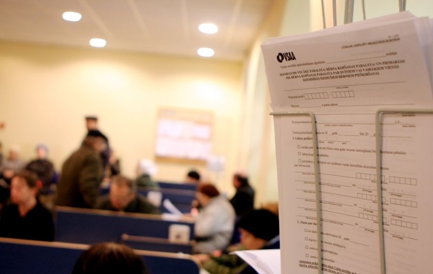Iedzīvotāju visaugstāk novērtētās valsts iestādes ir VSAA, VID un PMLP