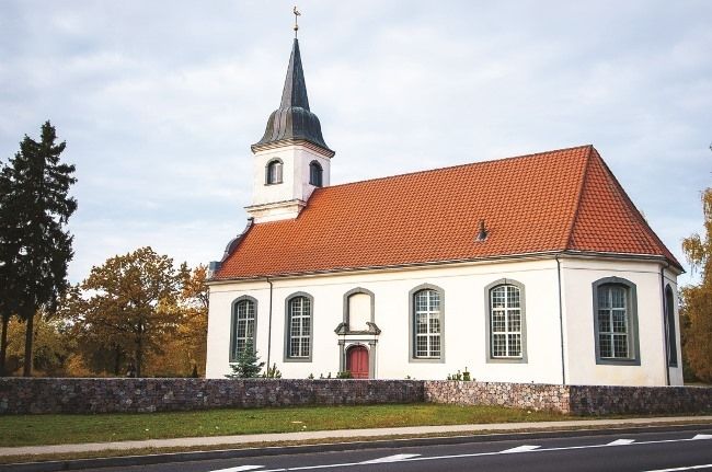 Iekatāmies vēstures lappusēs: Baltezera baznīcai, kas reiz palikusi pat bez sava torņa, šogad - 240