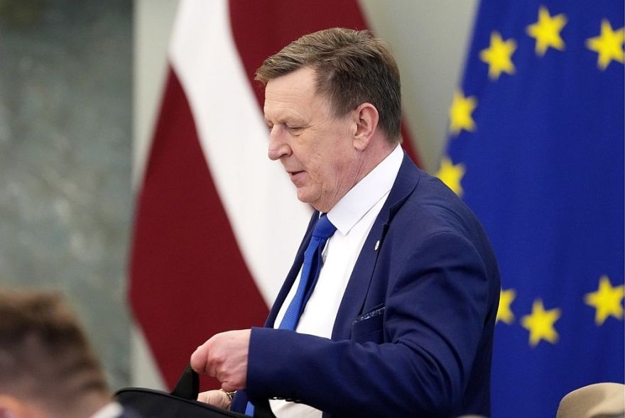 Iekšlietu ministram neesot "rozā briļļu" par pēkšņu Latvijas patriotu skaita palielināšanos