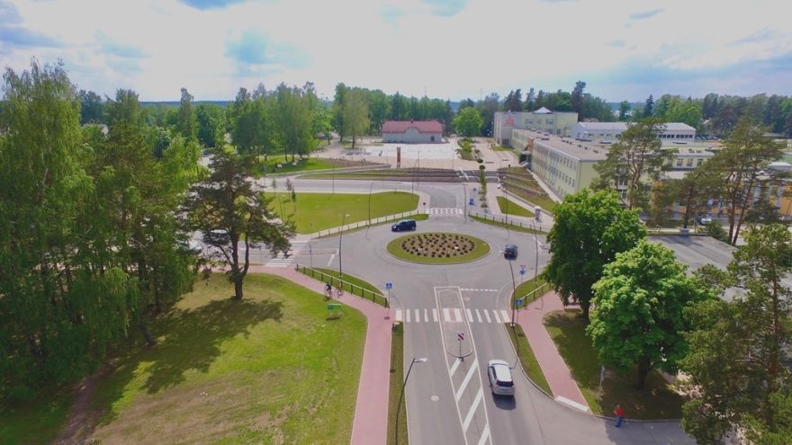 Ikšķiles centrā pārbūvēta infrastruktūra un mainīta satiksmes organizācija