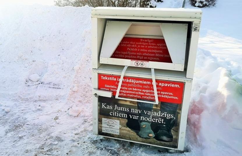 Ikšķiles novadā uzstādīti tekstilizstrādājumu ziedošanas konteineri