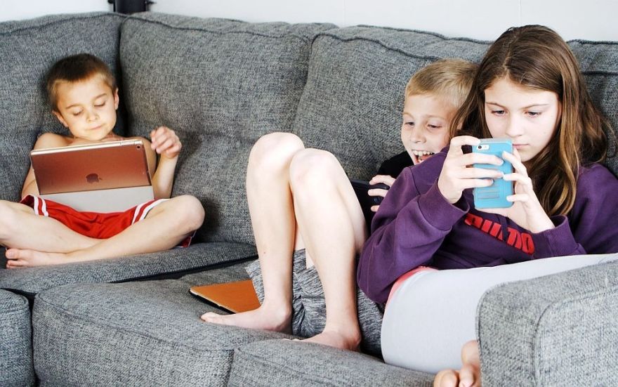 Ilze Dzene: Bērni pārēdas digitālo "fāstfūdu"