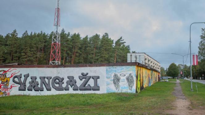 Attēls rakstam: Ir jāatrod piemērotāka vieta! Vangažu iedzīvotāji turpina cīnīties par savu taisnību atkritumu šķirošanas laukuma sakarā
