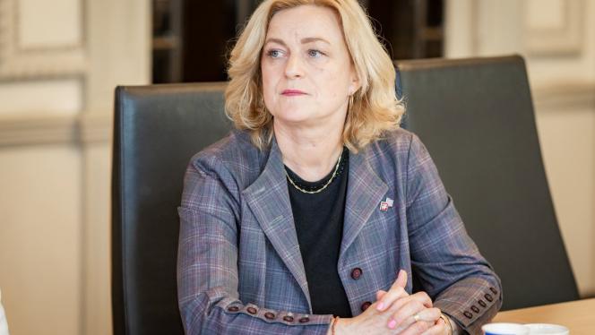 Attēls rakstam: "Izglītības trilleris" amatu tomēr nemaksā: Saeimā asas diskusijas par Indriksones reformām