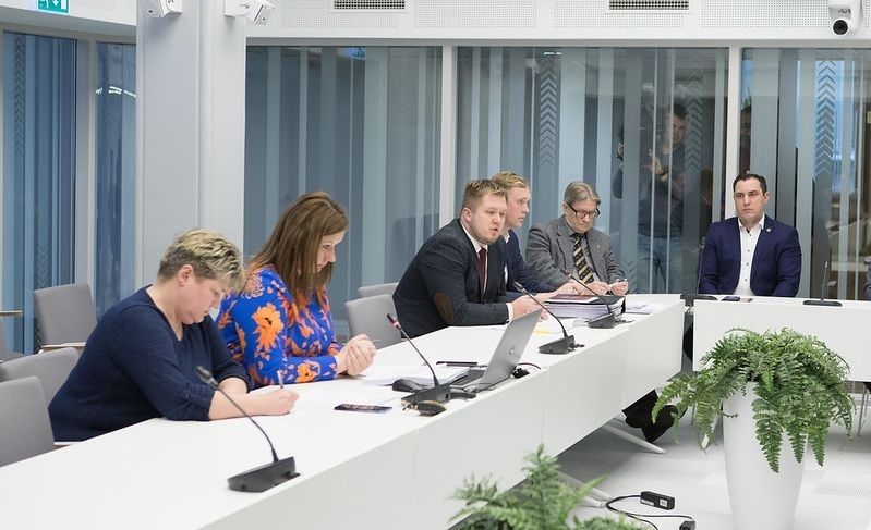 Izmeklēšanas komisija: Politiskā atbildība par OIK afēru solidāri gulstas uz visām amatpersonām, kas to pieļāvušas