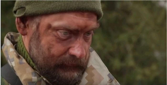 Jaunā dokumentālā filma "Četros no rīta mežā" ļauj ieraudzīt karavīru un zemessargu ikdienu
