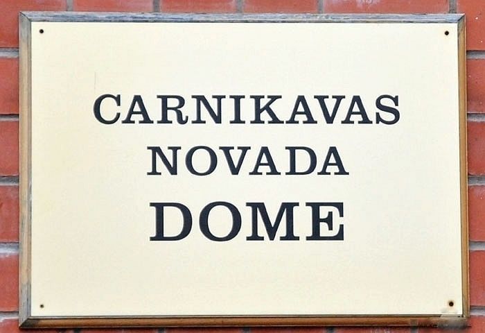 Jurēvica atbrīvota no Carnikavas mēra amata; viņas pēctecis sola lielāku demokrātiju 