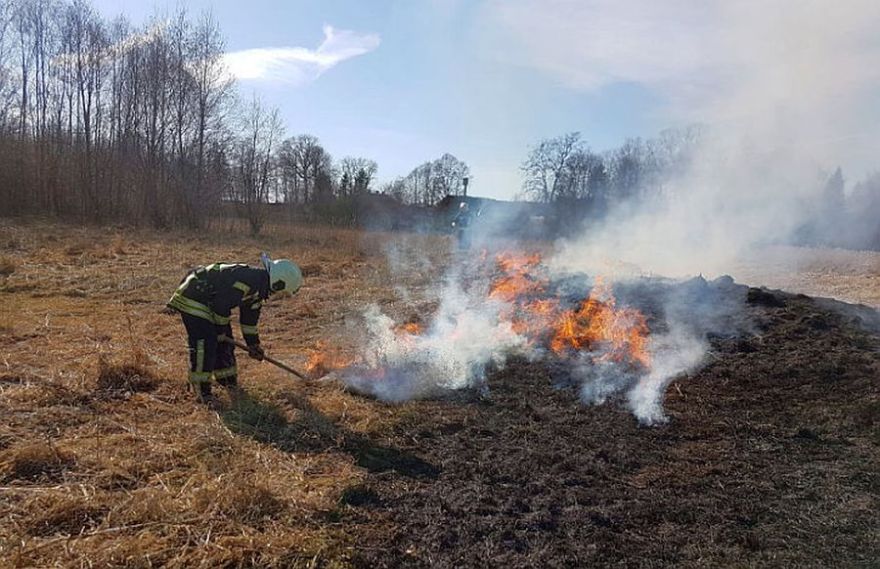 Jūrmalā, Ķekavas un Siguldas novadā dzēsti kūlas ugunsgrēki
