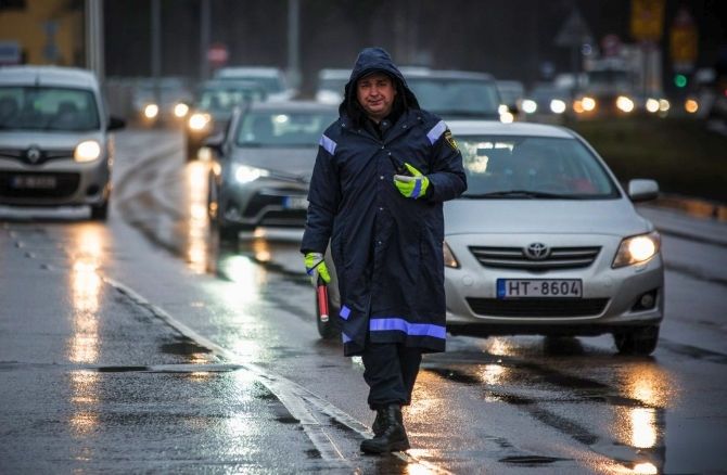 Jūrmalā nepilngadīgi jaunieši atkārtoti nozog to pašu automašīnu un tiek aizturēti