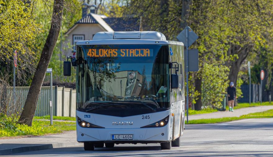 Jūrmalā no 1. jūnija būtiski mainīs sabiedriskā transporta kustību: kas jāzina pasažieriem?