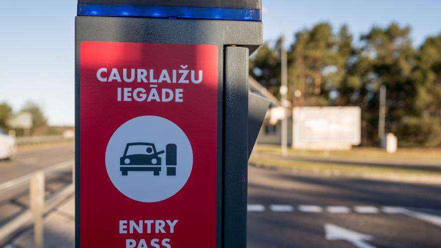 Attēls rakstam: Jūrmalā šovakar būs traucēta caurlaižu iegāde: kur autovadītājiem tās nopirkt?