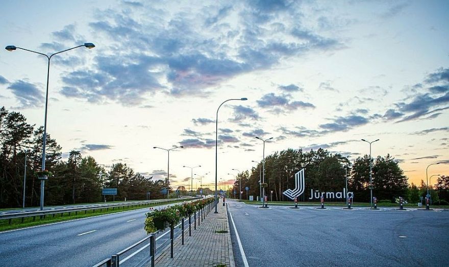 Jūrmalas pašvaldība vēlas palielināt iebraukšanas maksu un piemērot to visu gadu