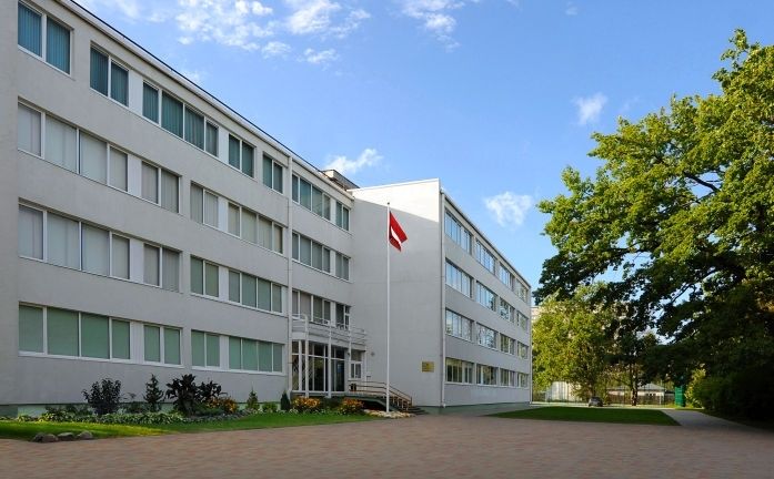 Jūrmalas Valsts ģimnāzijas statuss apdraudēts