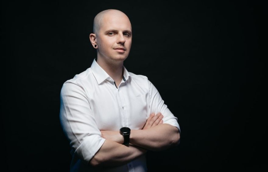 Kā aizsargāt uzņēmumu no maldinoša satura paušanas tiešsaistē?