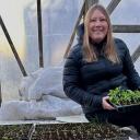 Attēls rakstam: Kad sniegs nokusis, cilvēki meklē sēklas un sarunas