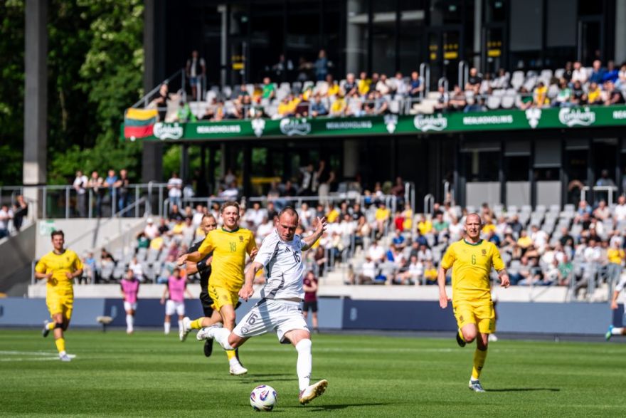 Kaimiņi maķenīt pārāki: Latvijas futbolisti Baltijas kausa mačā pēcspēles sitienu sērijā zaudē Lietuvai