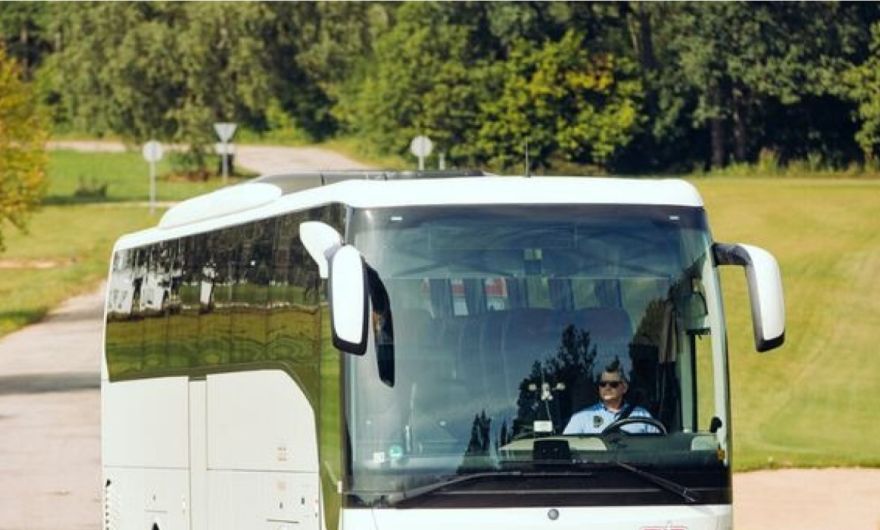 Kāpēc šāda pieeja? Noskaidrojam atbildes uz Pierīgas iedzīvotājiem sasāpējušajiem jautājumiem par atceltajiem autobusu reisiem