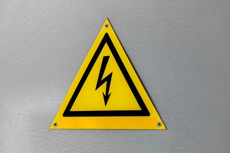 Kas pēkšņi sadārdzināja elektrību? Baltijā fiksēts pamatīgs cenu kāpums