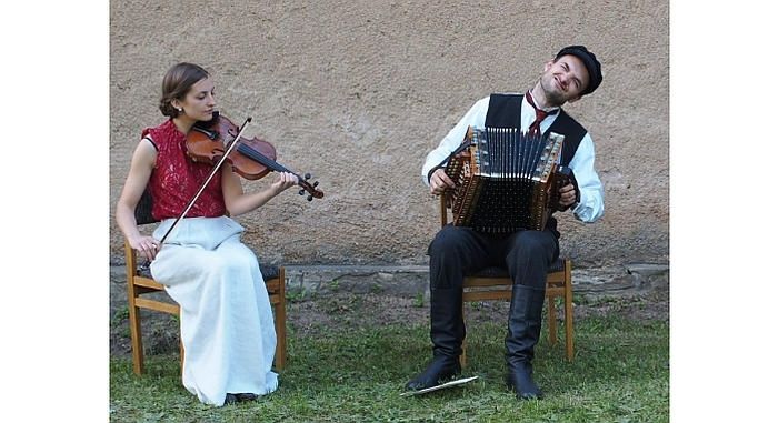 Ķekavā tiks uzburta pagājušā gadsimta lauku balles atmosfēra nebijušā deju festivālā "Rijas balle"