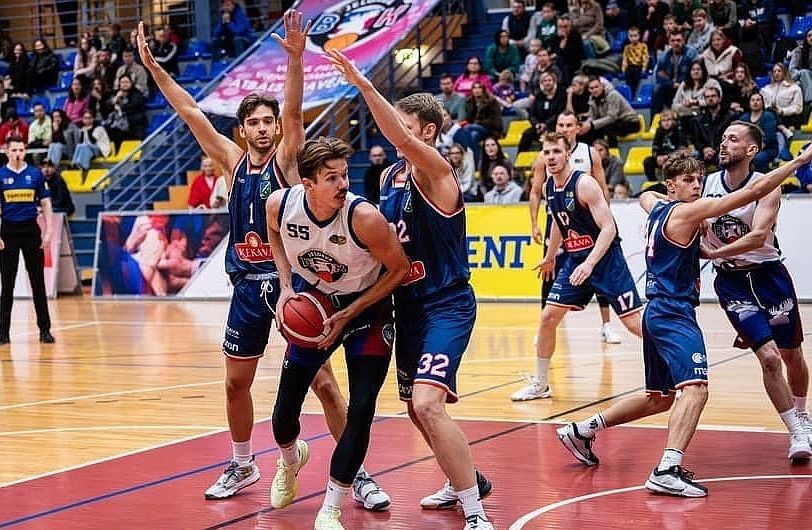 Ķekavas basketbolisti piedzīvo sagrāvi Tukumā, mājiniekiem uzvaras Salaspilī un Piņķos