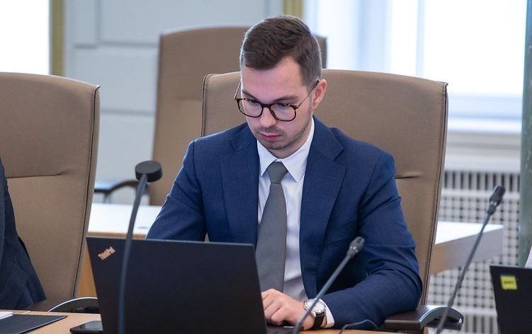 Ķekavas dome vērsīsies Satversmes tiesā par Pleša lēmumu azartspēļu jautājumā (papildināta)