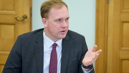 Attēls rakstam: "Komandējumos dzerat par valsts naudu vai par savējo?" Valainis iesaistās konfliktā ar Kleinbergu