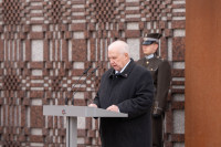 Foto: Piemin komunistiskā genocīda upurus