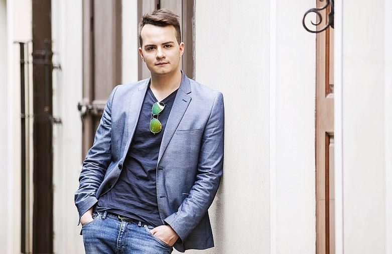 Koncertprogrammā "Sievietes vārds" četru paaudžu mākslinieki izdziedās skaistākās sievietēm veltītās dziesmas