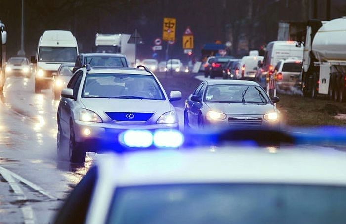 Kopš nedēļas sākuma satiksmes negadījumos Rīgas reģionā gājuši bojā divi gājēji, cietusi 21 persona