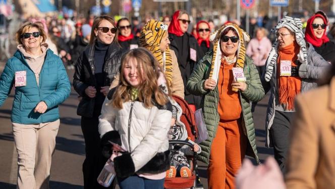 Attēls rakstam: Krāšņā noskaņā Salaspilī aizvadīts Sieviešu dienas skrējiens