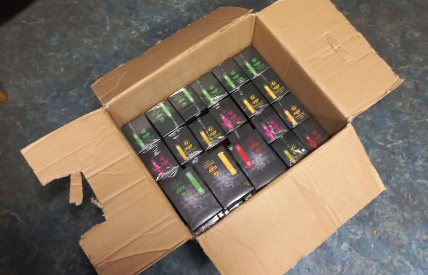 Kratīšanās Rīgā un Ādažu novadā atsavinātas nelegālas cigaretes, alkohols, munīcija un narkotikas