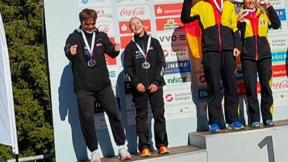 Attēls rakstam: Krustiņa un Jumiķis izcīna sudrabu pasaules junioru čempionātā skeletonā un atsakās fotografēties ar Krievijas pārstāvjiem