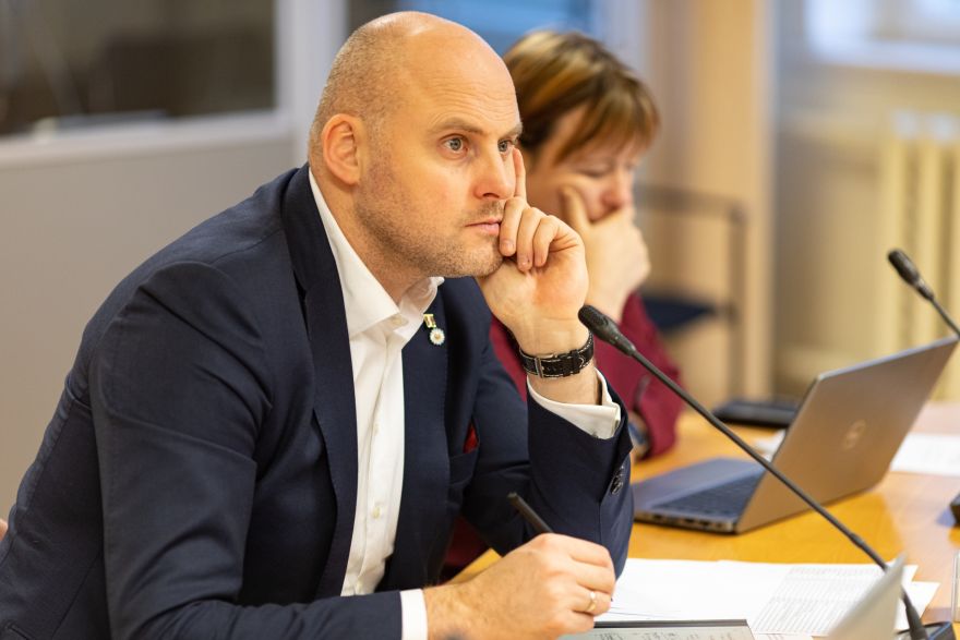 Kulbergs redz plašu koalīciju ar visām partijām, izņemot vienu. Kura tā ir?