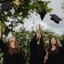 Attēls rakstam: Kur strādā un cik izglītoti ir nodarbinātie? Jaunākā statistika atklāj, kādā jomā izceļas Pierīga