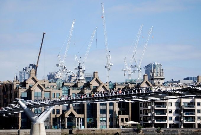 Labāka dzīve atsitas Londonas būvlaukumos