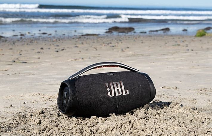 Lai mūzika vienmēr ir līdzās – JBL tumbas taviem vasaras piedzīvojumiem!