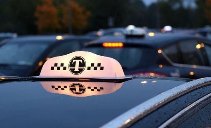 Lasāmgabals. Nakts taksometrā