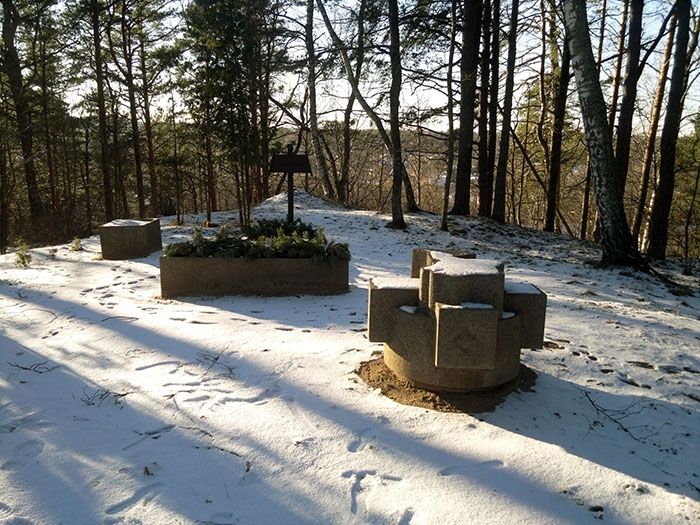 Latviešu dzejniekam Latvijas vietā Ķīnas marmors